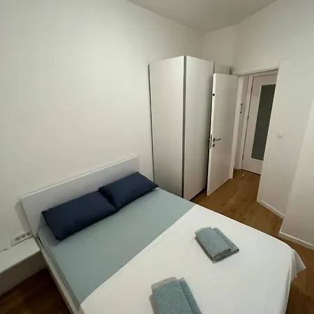 Apartman Luca شقة *